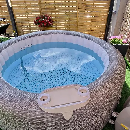 Amazing In Skabrnja With Sauna 펜션 *