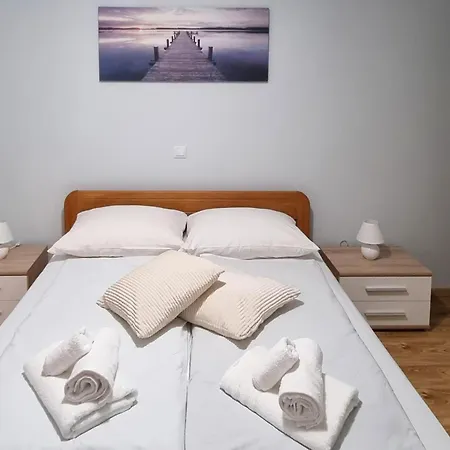 Lovely In Skabrnja With Kitchen Holiday home